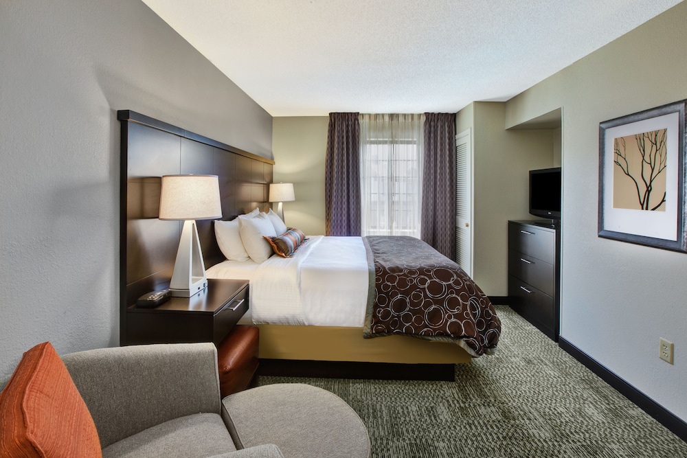Staybridge Suites Louisville-East 18/61