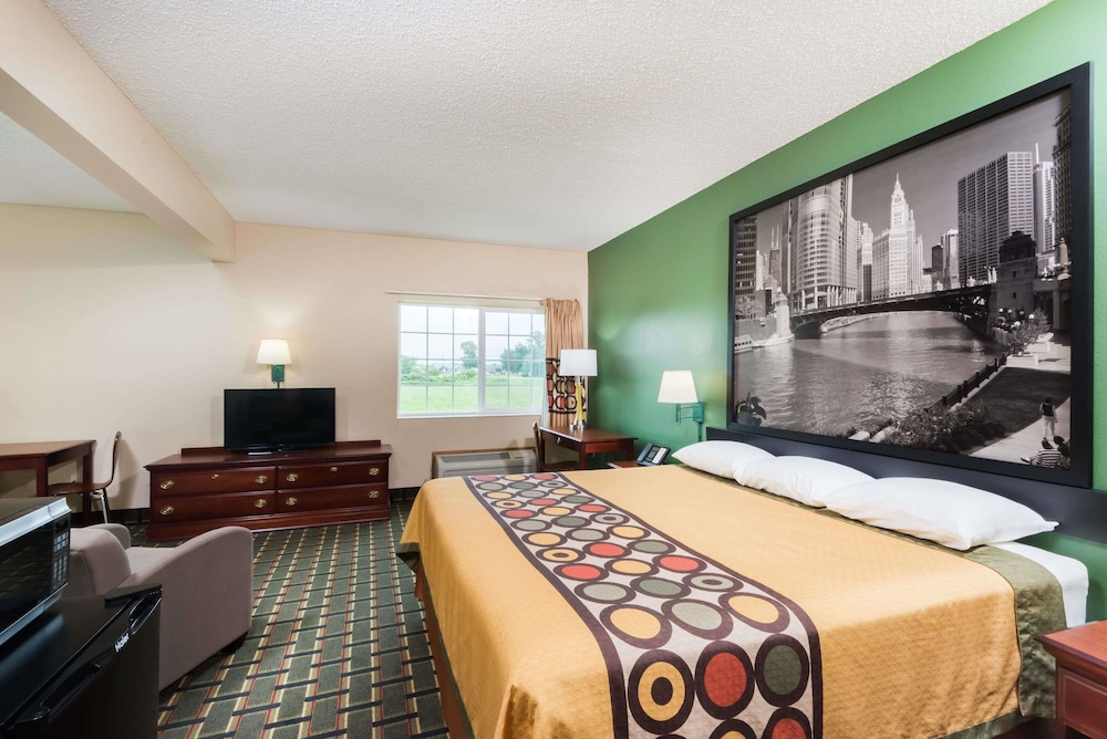 Super 8 by Wyndham Mt. Carmel IL 11/32