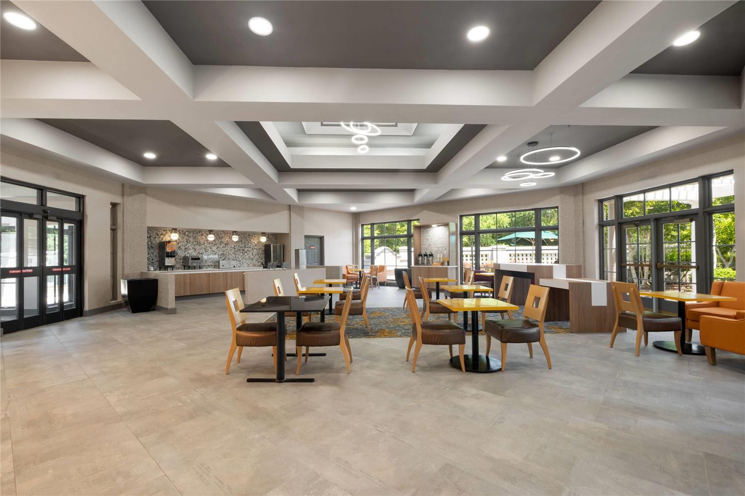 La Quinta Inn & Suites by Wyndham Raleigh Cary 30/44