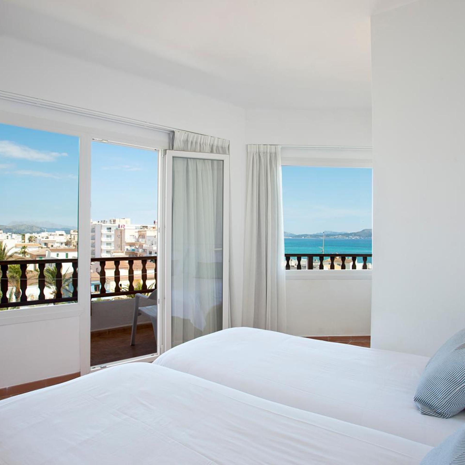 Superior, Double Bed, Sea View