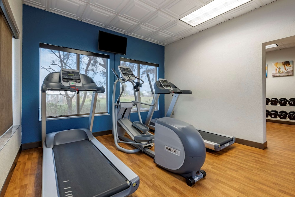 Comfort Inn & Suites Orlando North 15/25