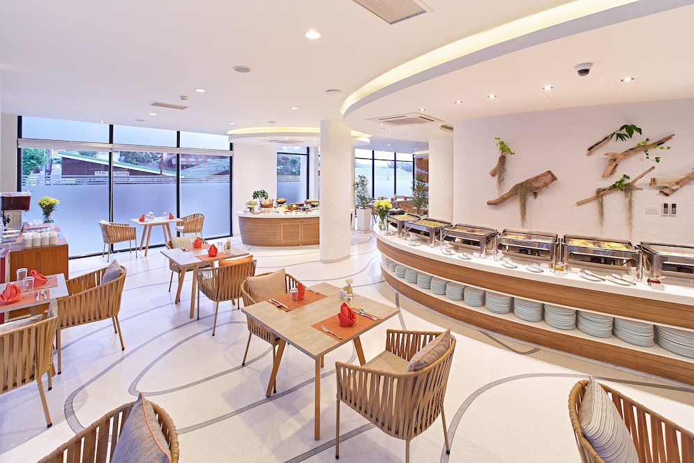Bandara Beach Resort, Phuket 49/74