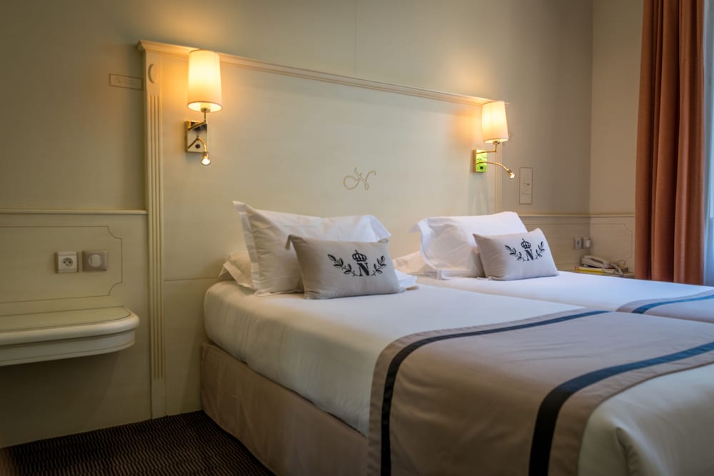 غرفة بسريرين منفصلين، Hotel Napoleon Ajaccio 6/9