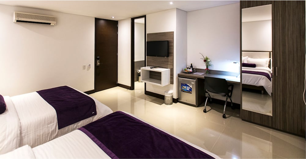 Hotel Loyds 36/64