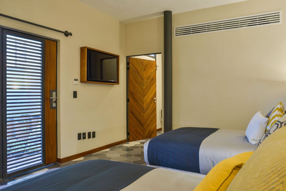 Criol Hotel 31/65