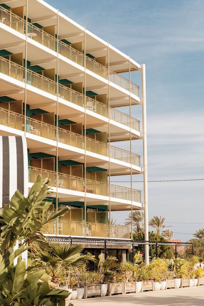 Almirante Hotel 2/78