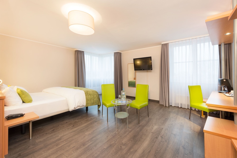 B&B HOTEL Krefeld-Sud 12/47