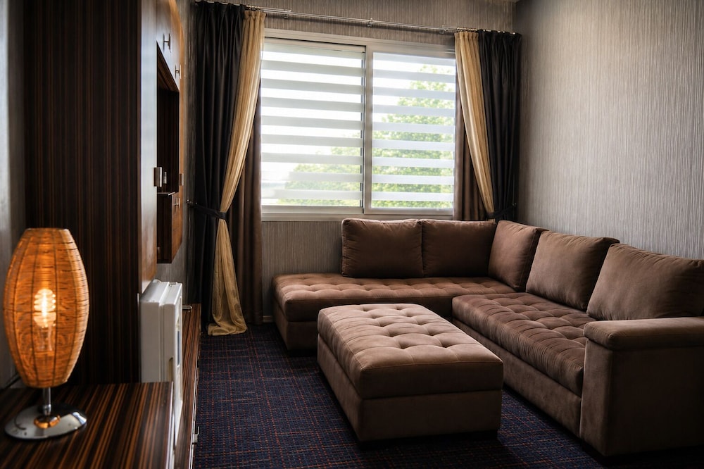 Orty Airport Hotel 38/63