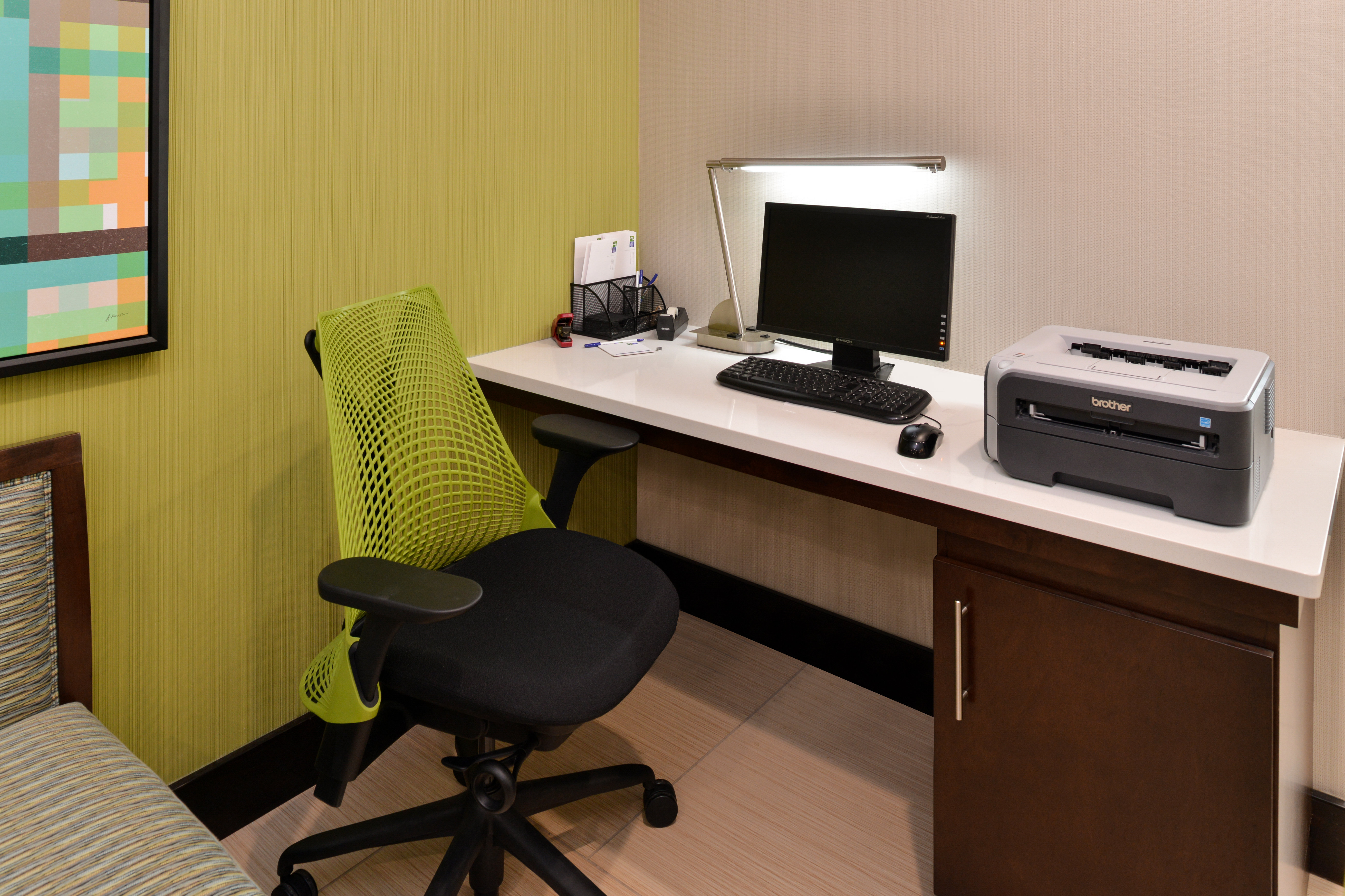 Holiday Inn Express Hotel & Suites Cincinnati-Blue Ash 60/72