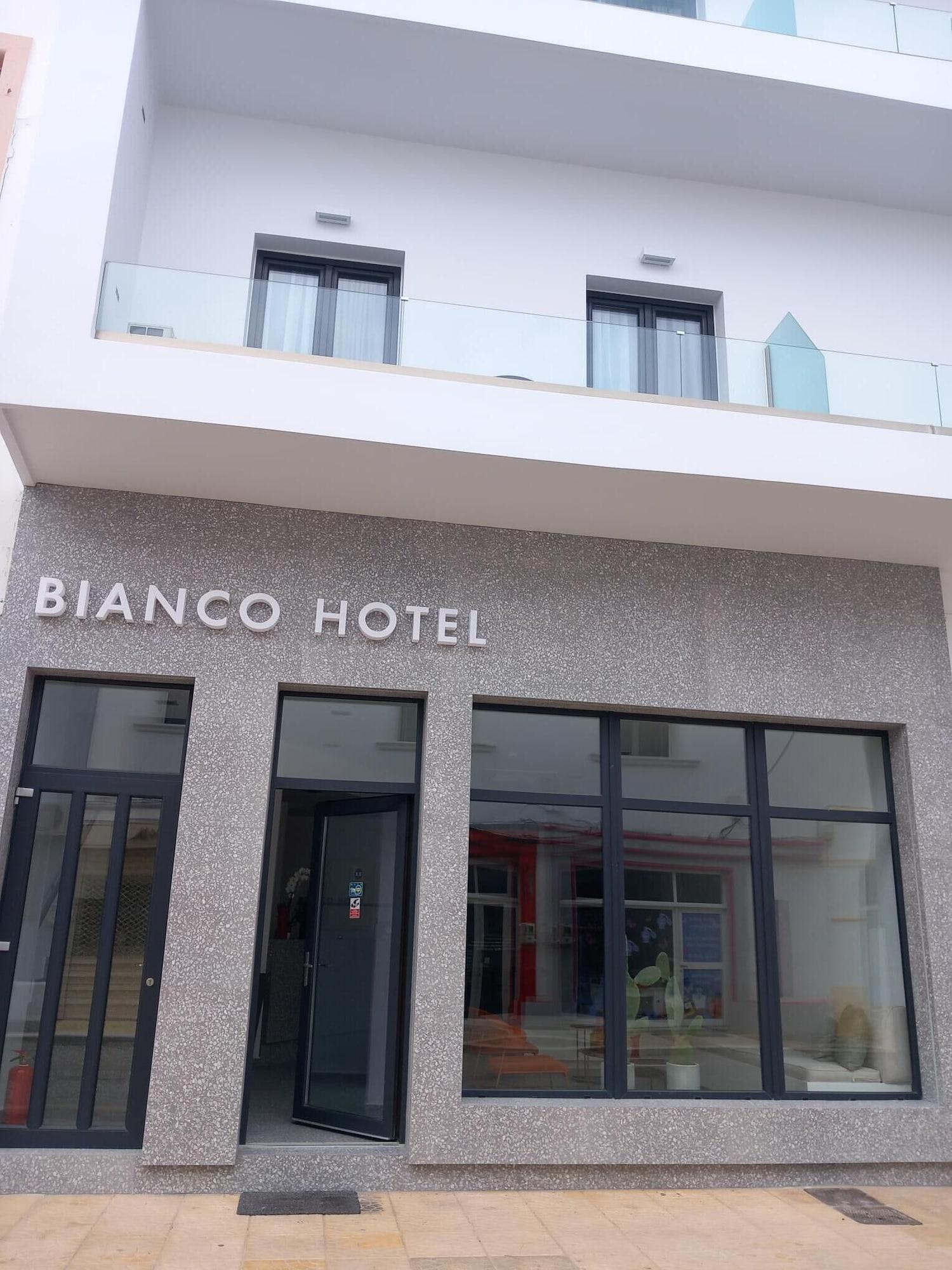Bianco Hotel 3/49