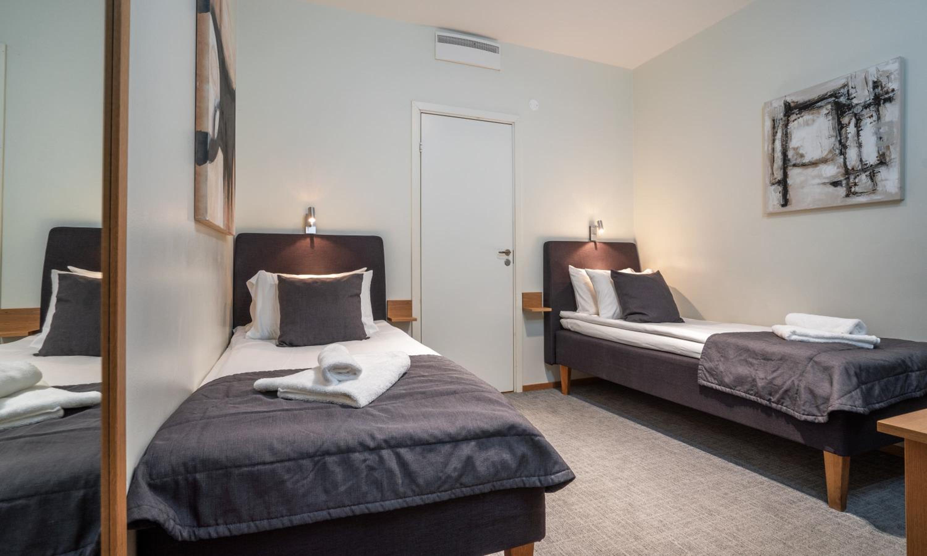 Room, Twin Beds, No Window