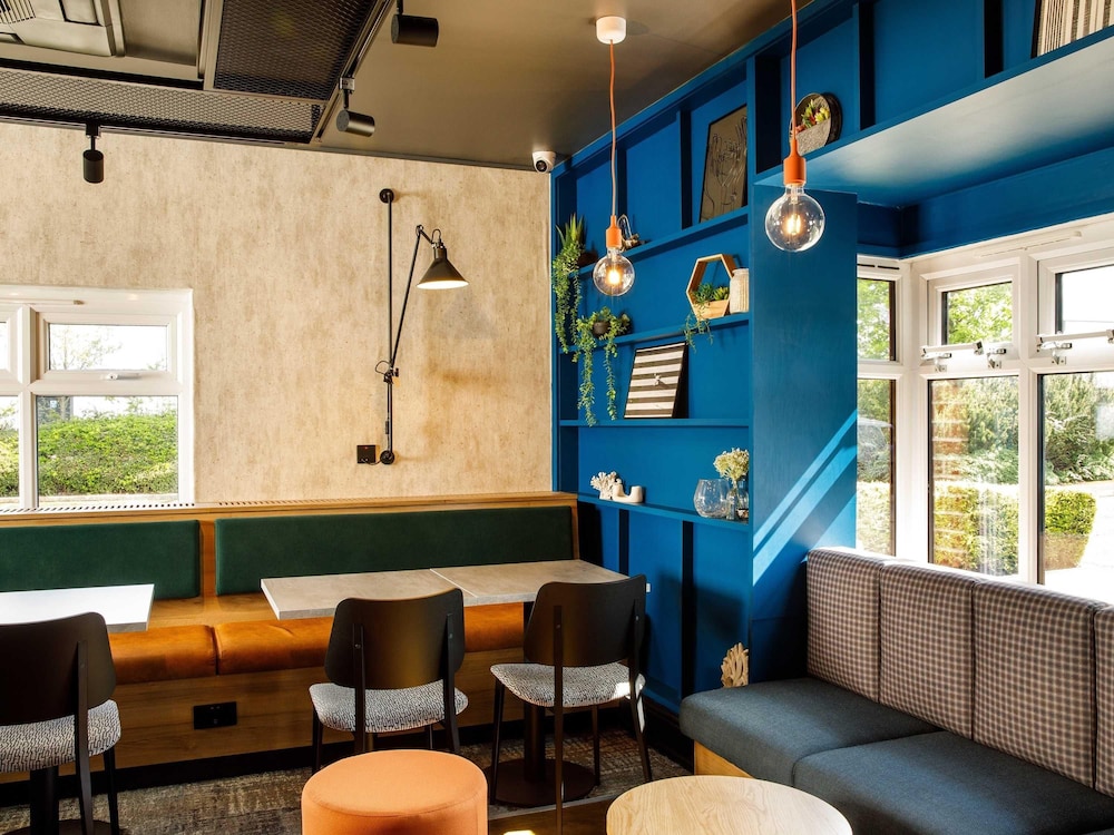 ibis Wakefield East Castleford 24/45