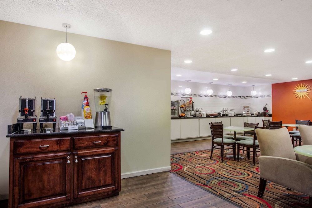 MainStay Suites Decatur River City 34/43