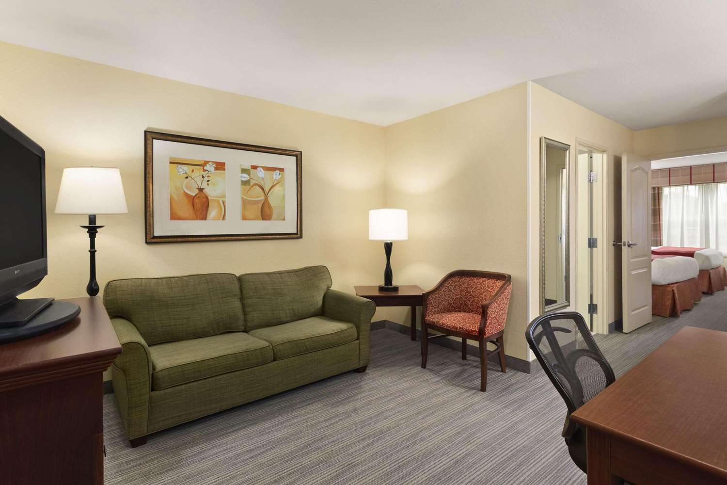 Comfort Inn & Suites Dothan Northside Plaza 16/24