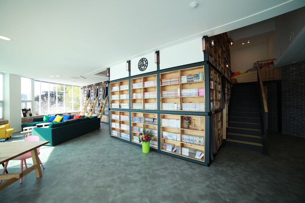 Book Home Gyeongju 53/60