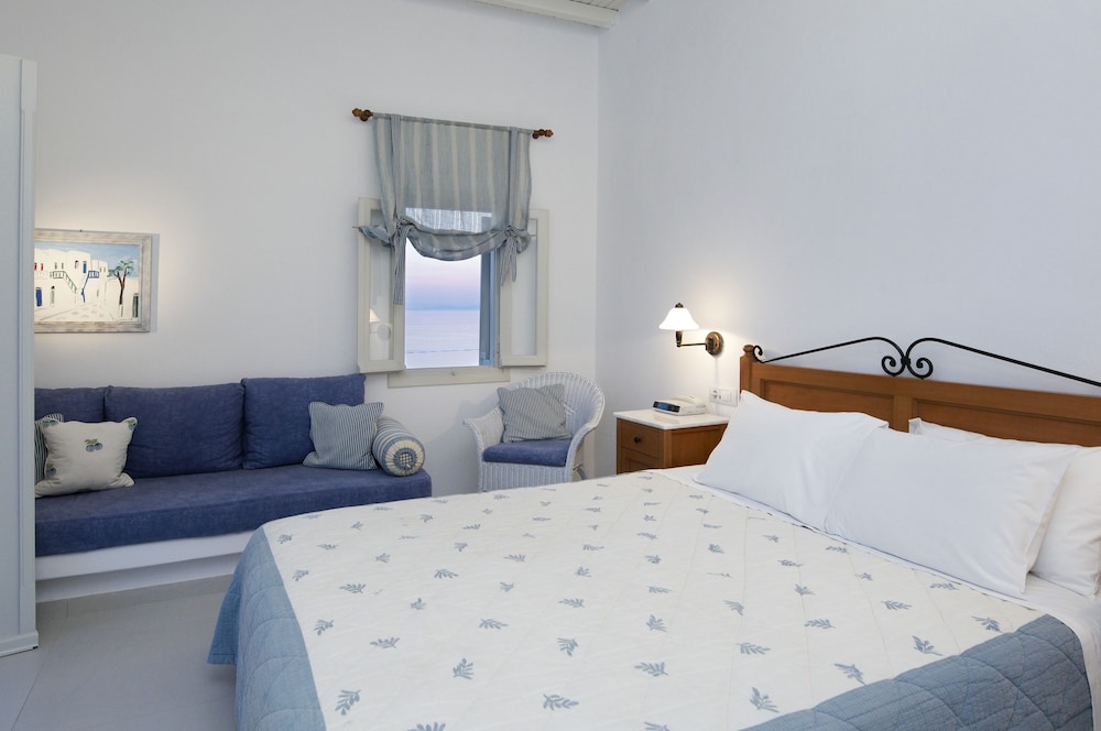 STANDARD, SEA VIEW