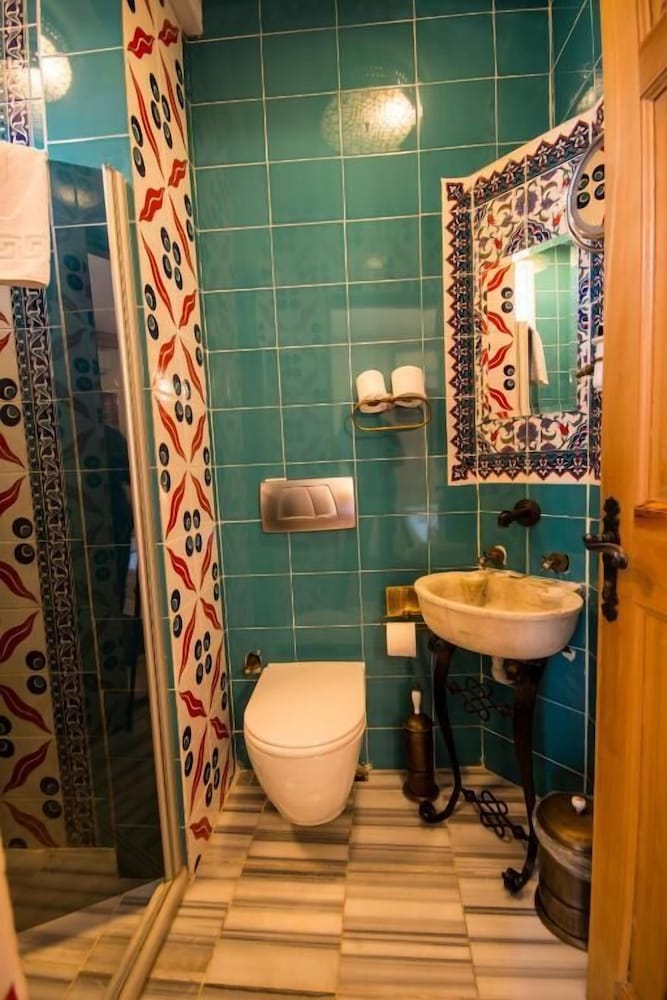 Sultan Corner Suites 43/49