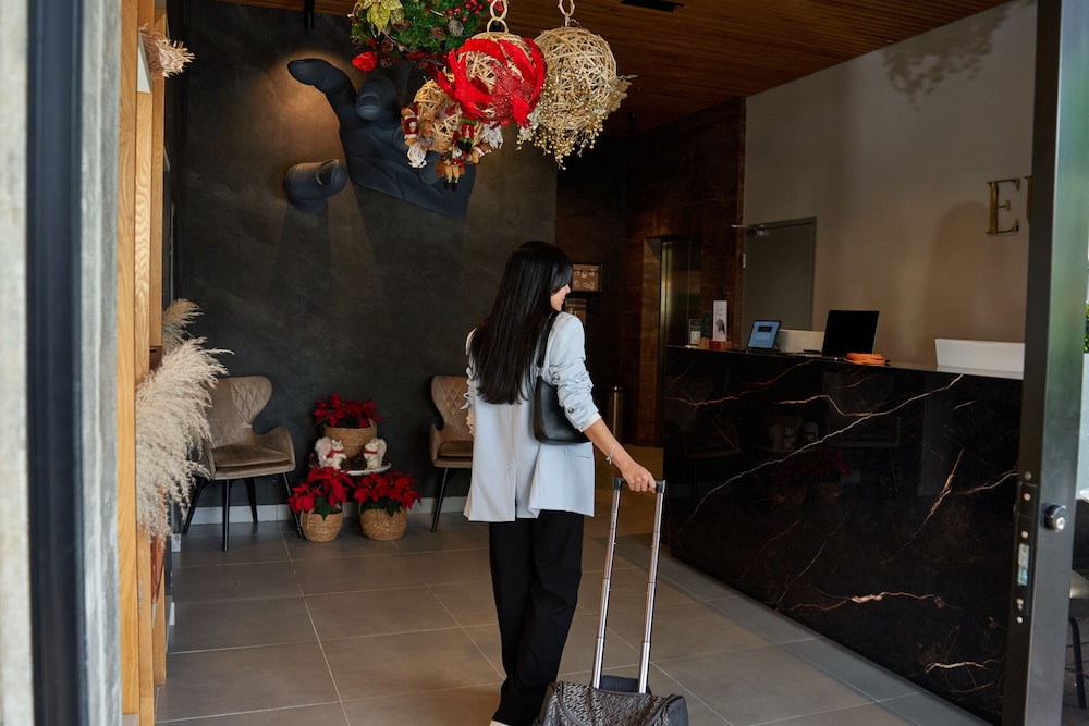Eutopiq Hotel 4/58