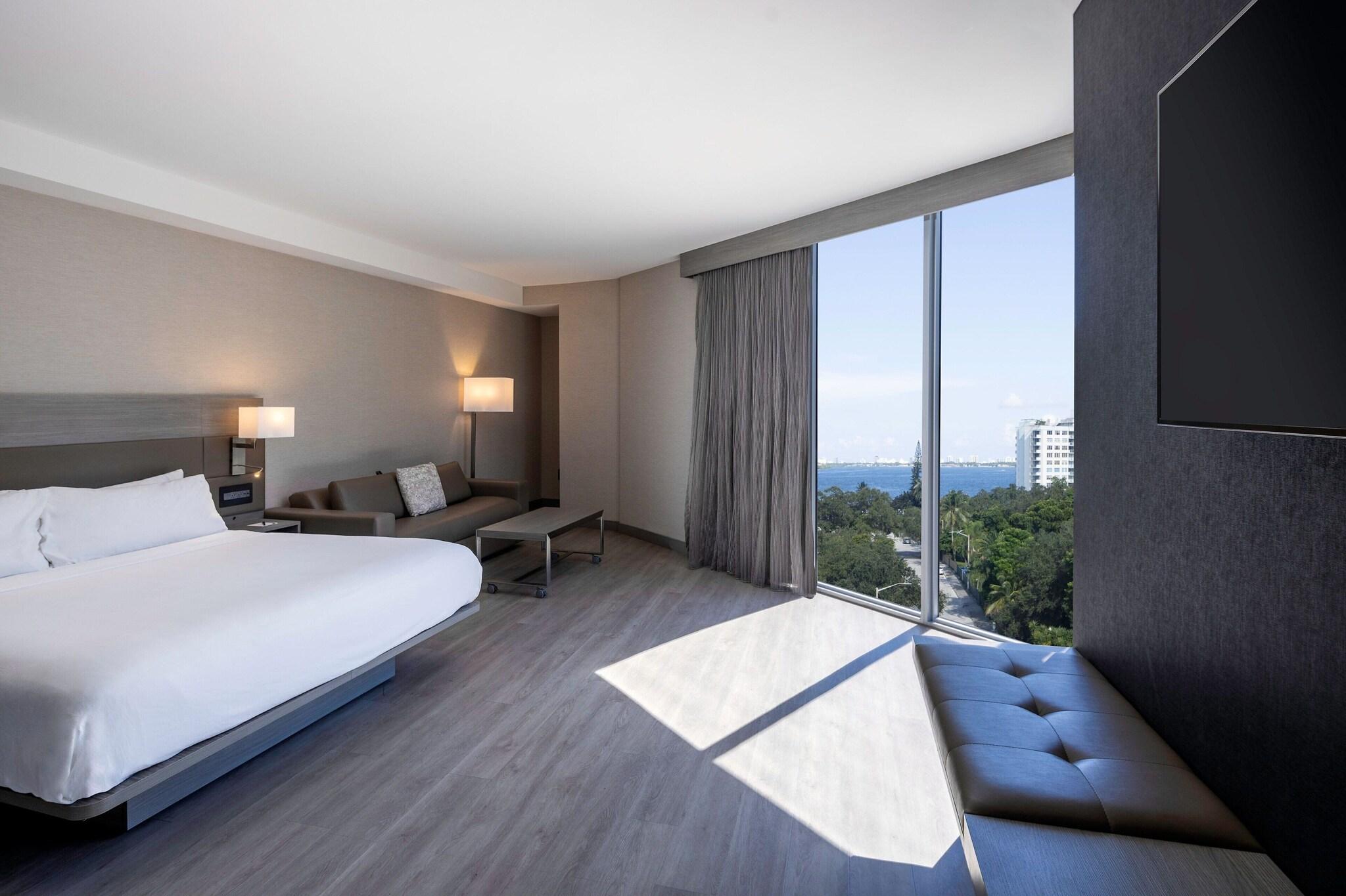 Room, King Bed, Bay View