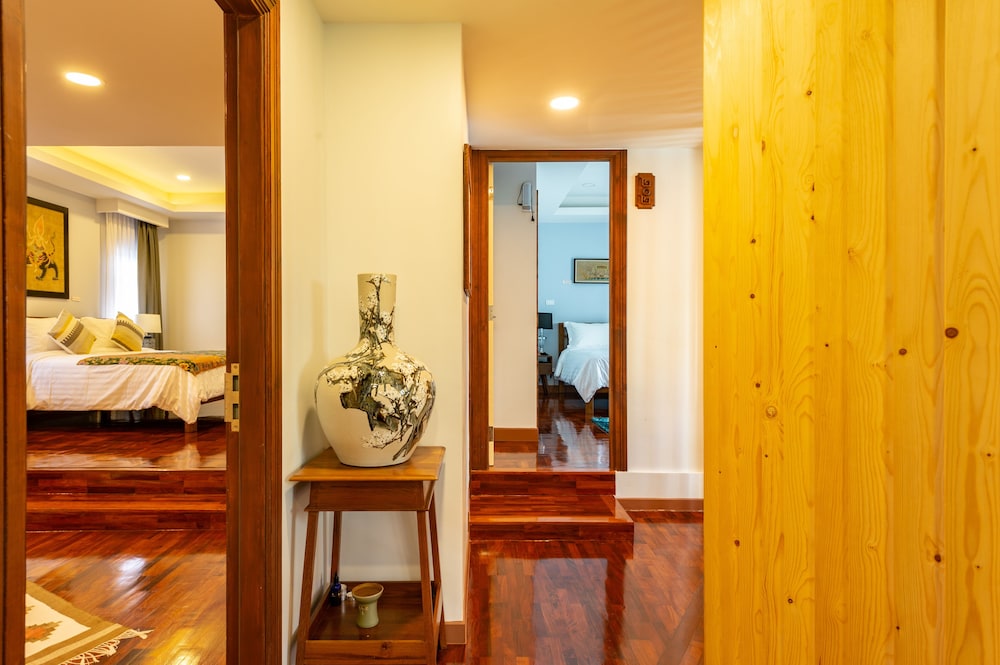 Maneeya Park Residence 50/50