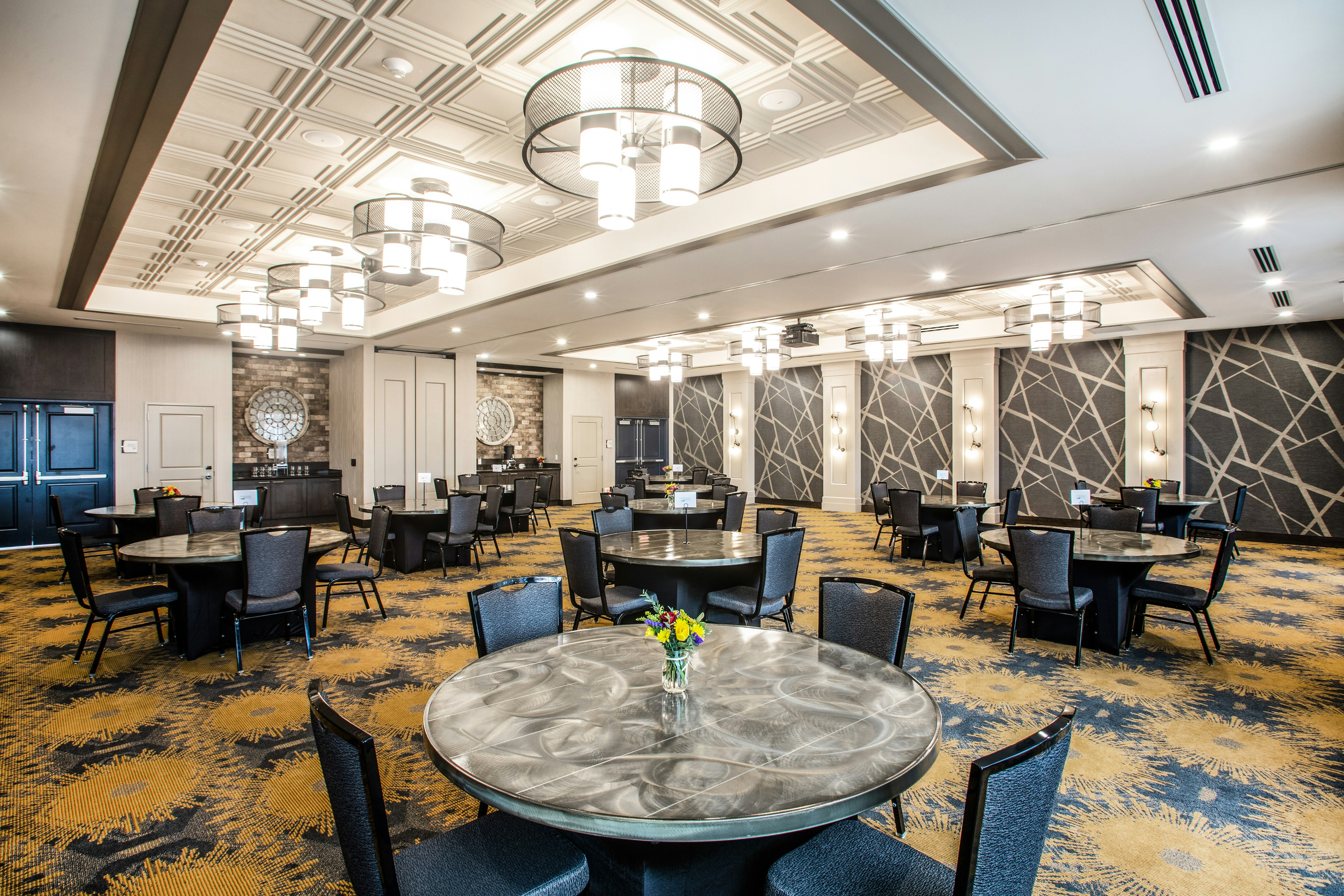 Homewood Suites By Hilton Salina Downtown Ks 22/27