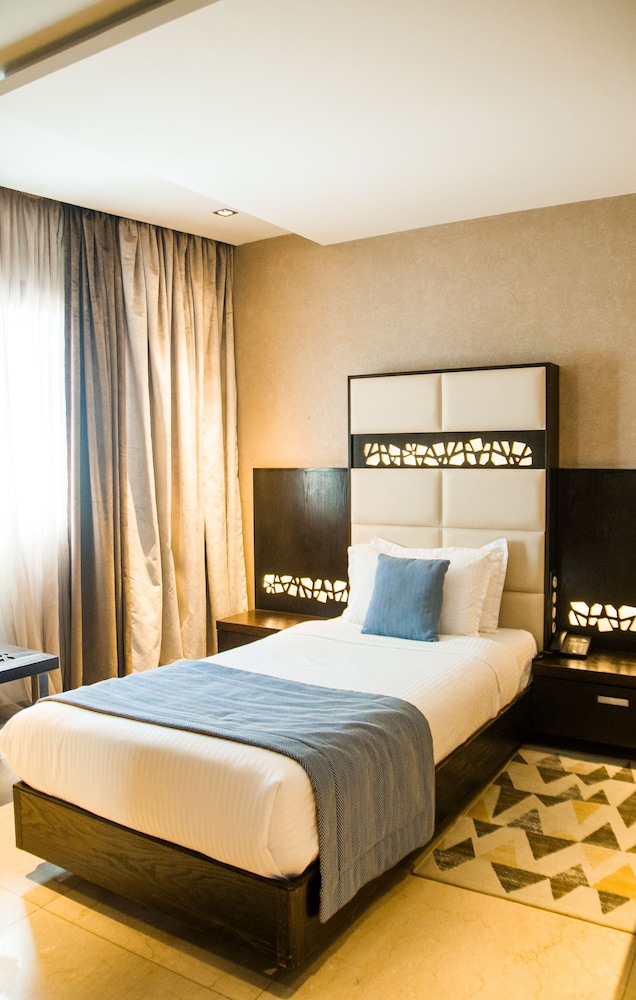 SUPERIOR, SINGLE, LARGE SINGLE BED