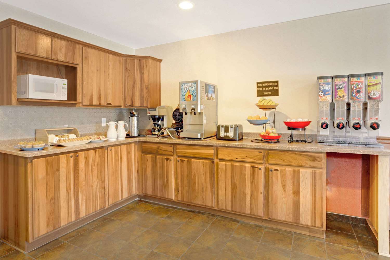 Ramada By Wyndham Draper 6/36