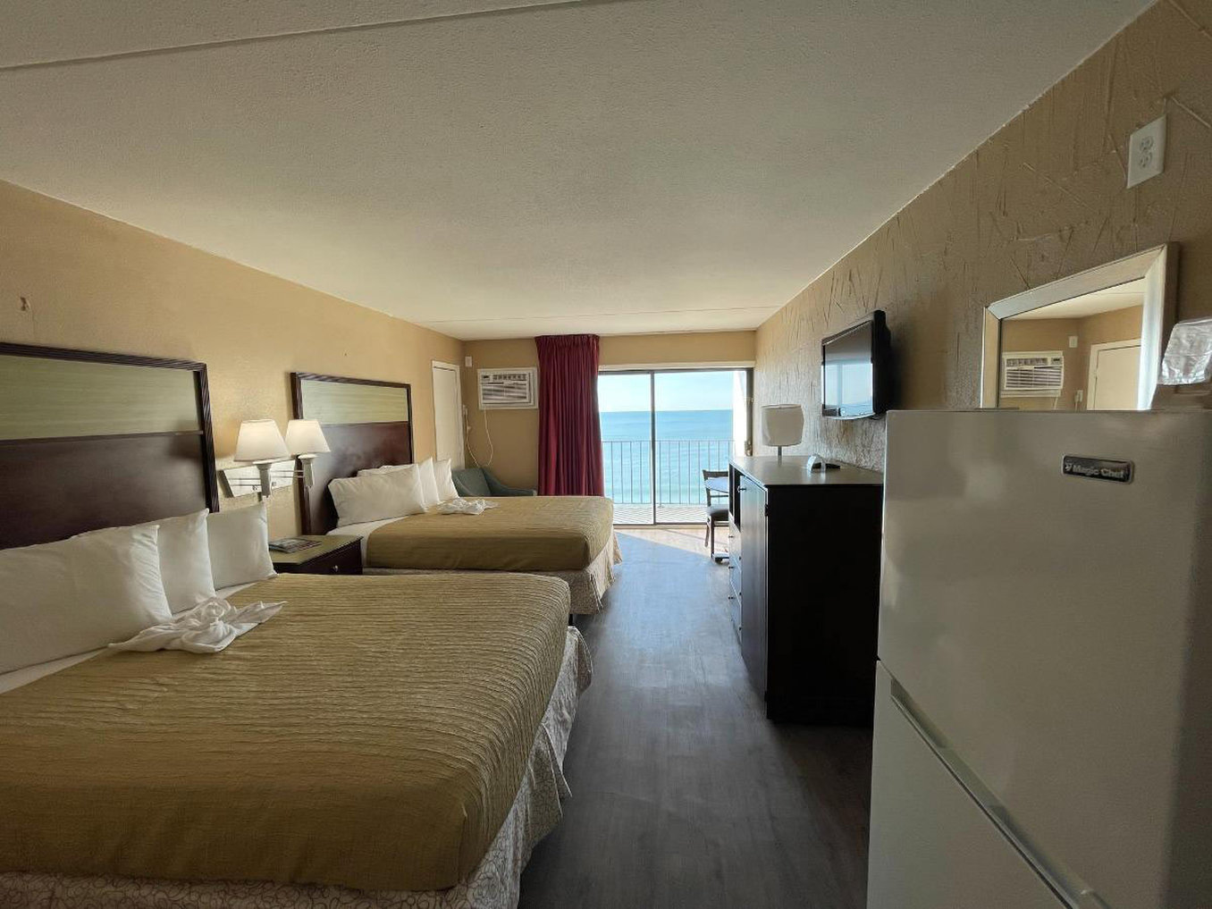 Polynesian Ocean Front Hotel 10/42