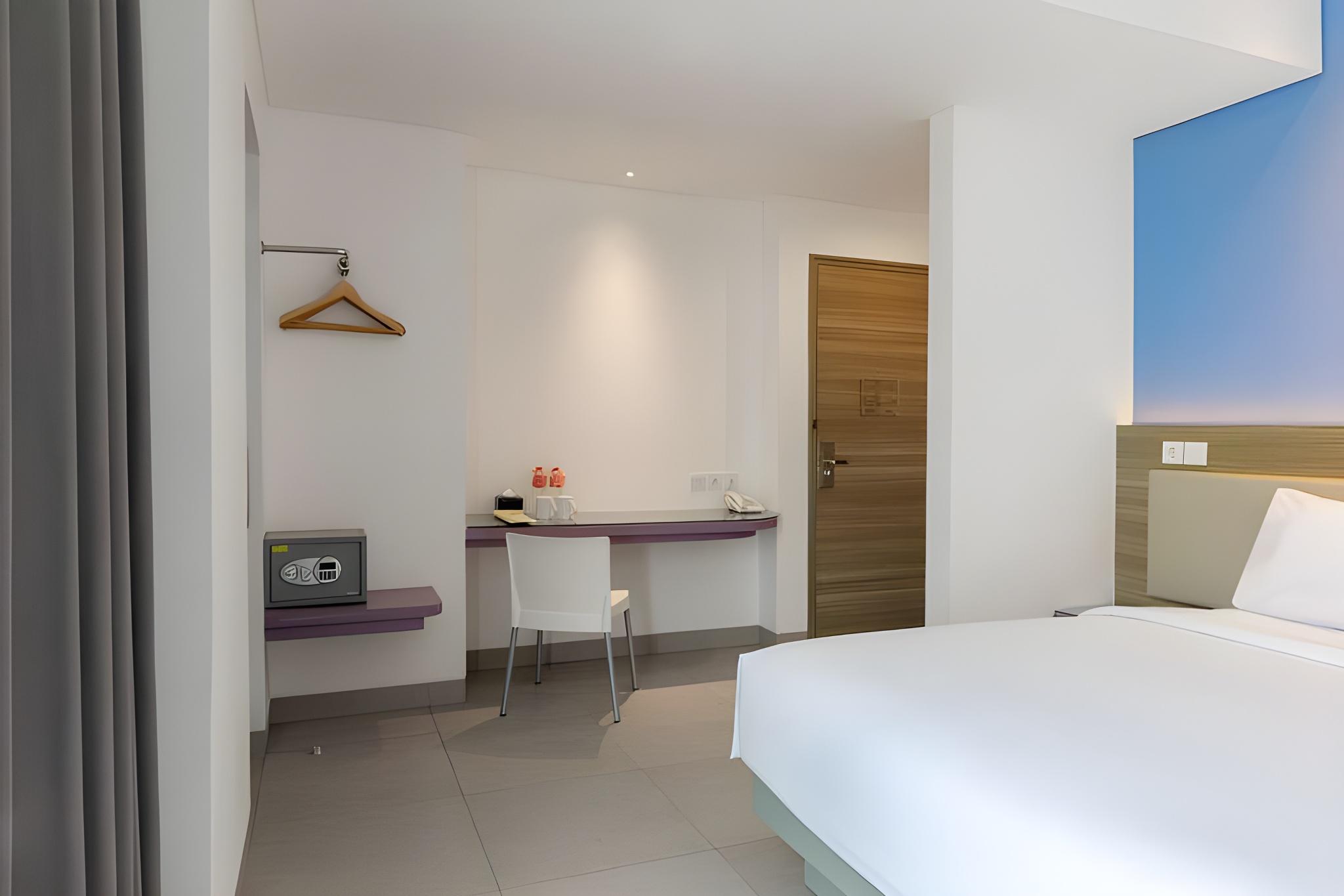 Smart, Hollywood, Double Bed