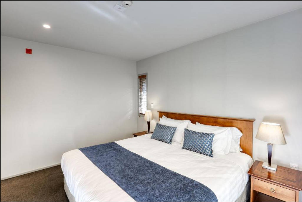 1 BEDROOM, APARTMENT, COURTYARD AREA