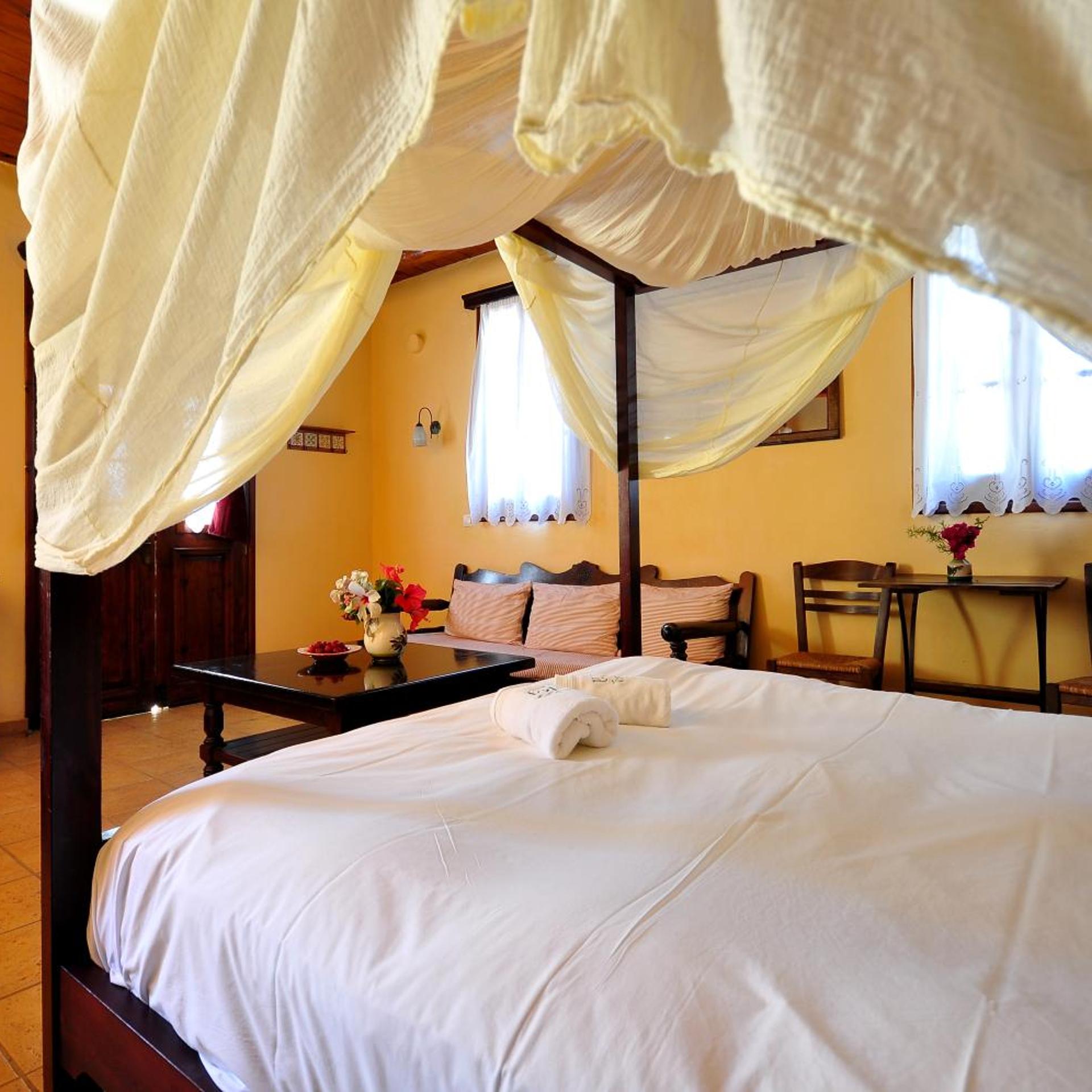 Deluxe, Double Bed
