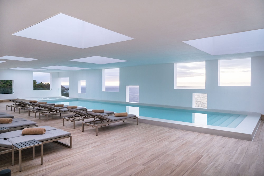 swimming pool spa