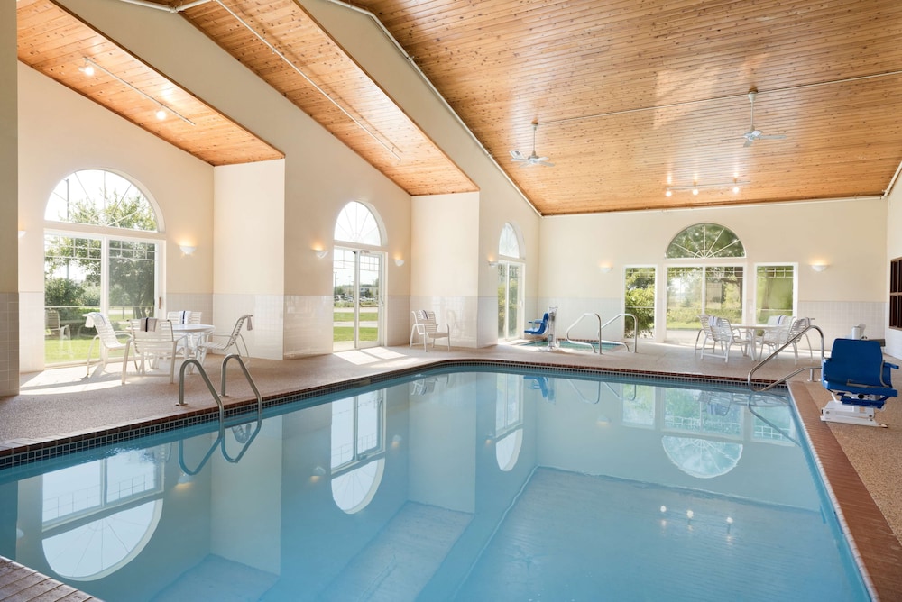 Country Inn Suites By Radisson Mason City Ia 26/50