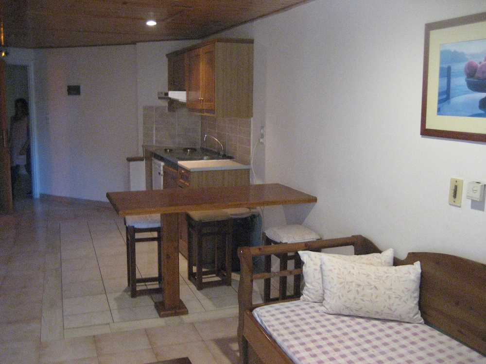 Kyveli Apartments 20/50