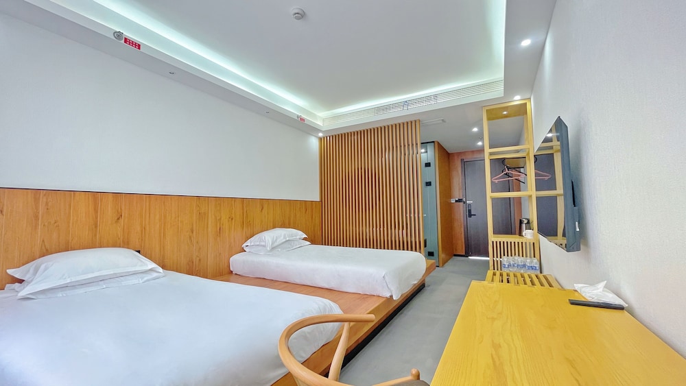 Shanghai Linyin Holiday Hotel 22/71