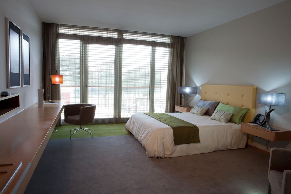 Premium, 1 Double and 1 Single Bed, with Extra Bed, Balcony
