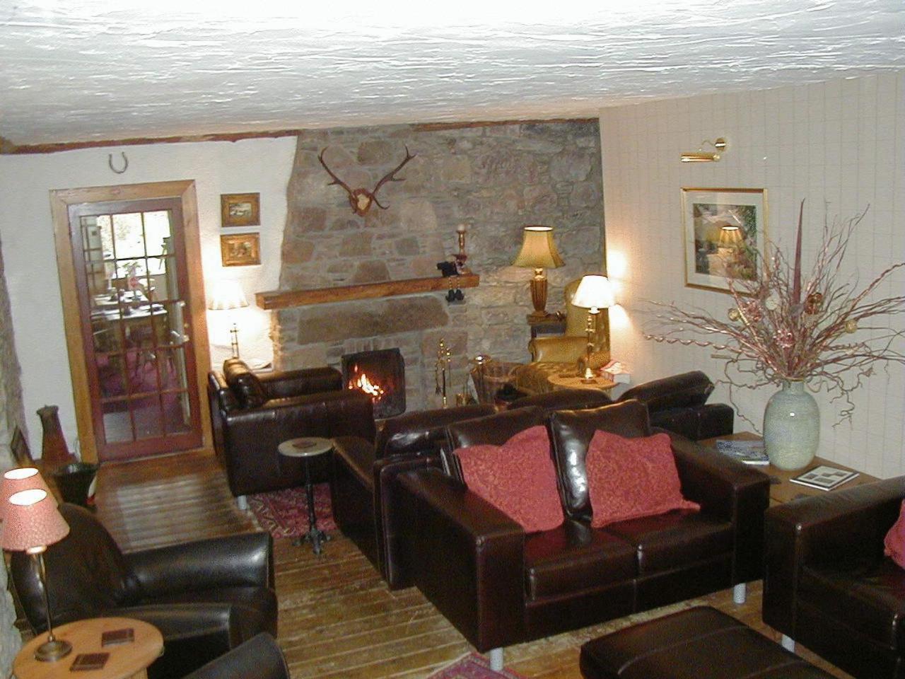 OLD INN HOTEL 28/37