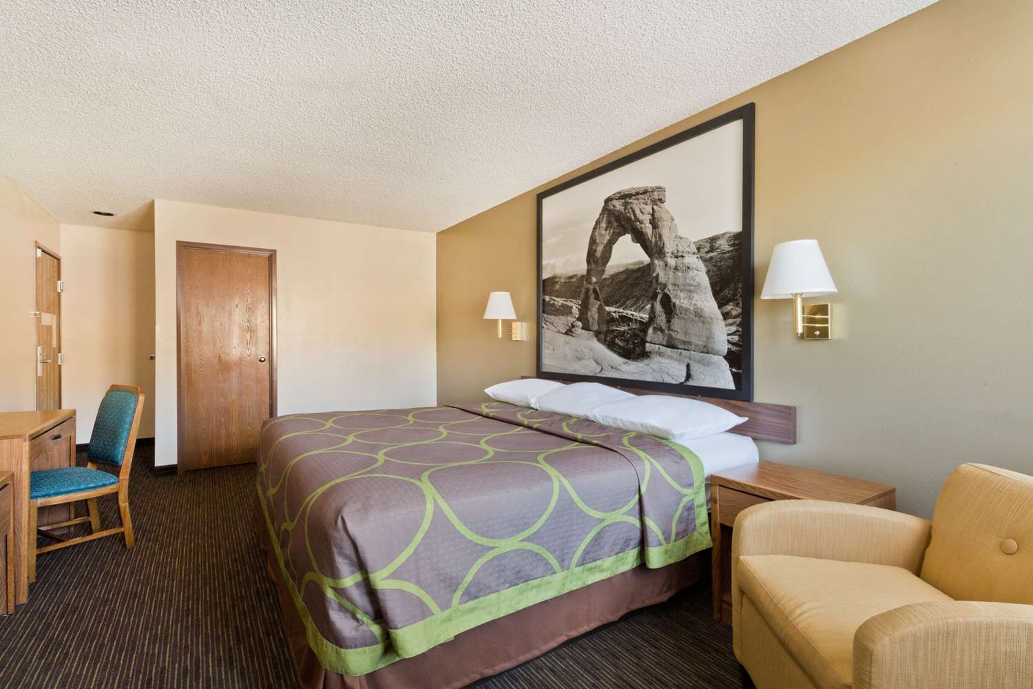 Super 8 by Wyndham Richfield UT 15/26