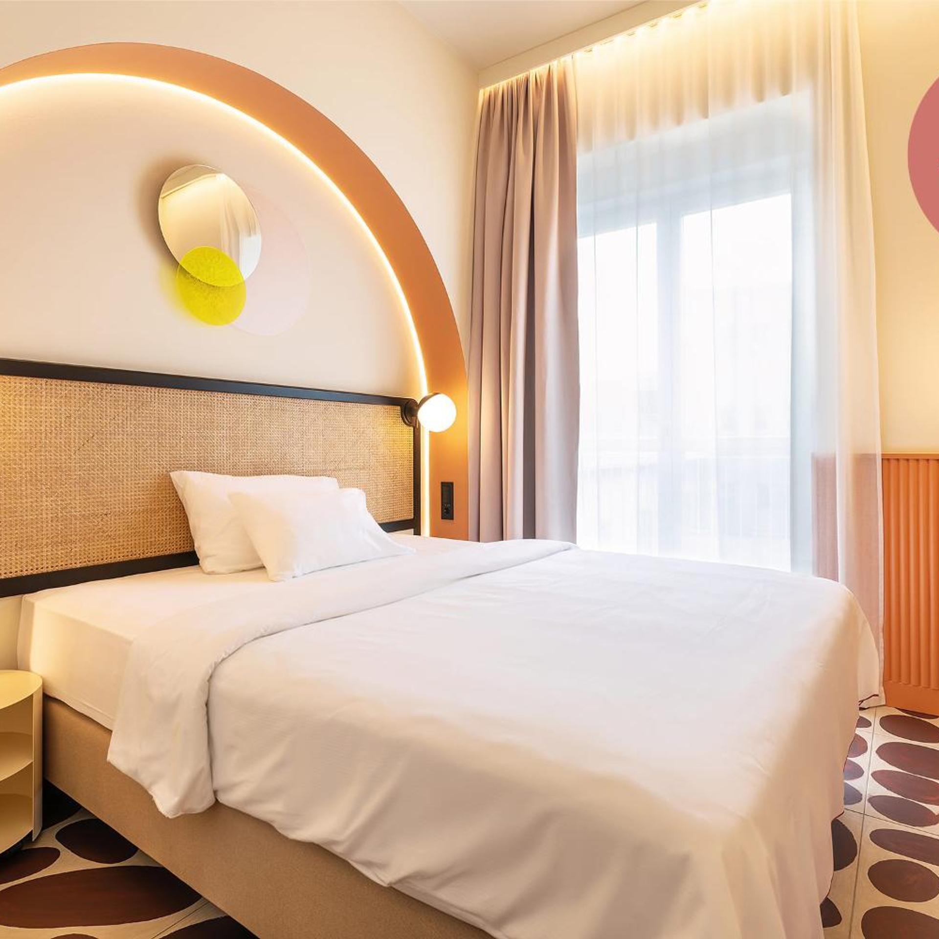 Room, Single