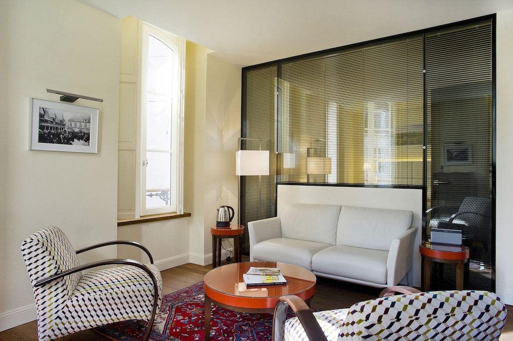 L Hotel de Beaune 48/73