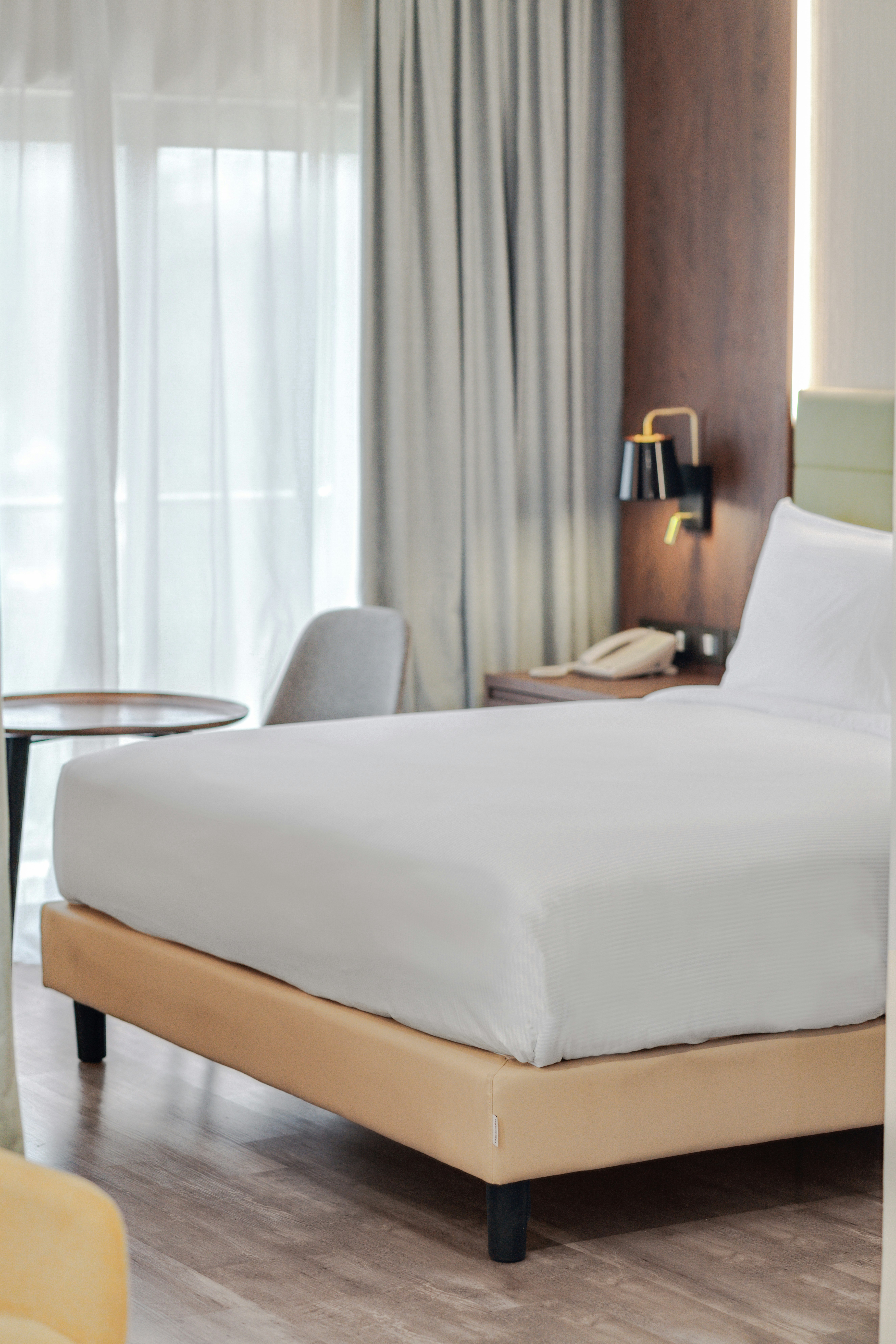 GUEST ROOM, KING BED, ACCESSIBLE