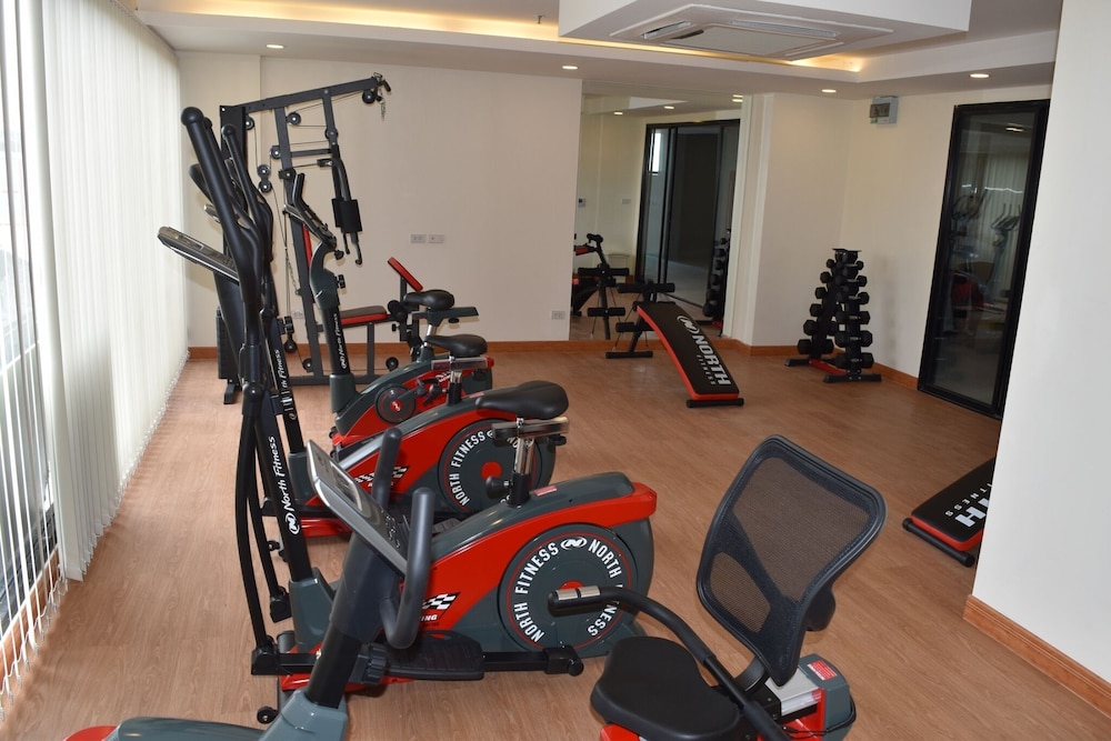 Golden Jomtien Beach Hotel 78/100