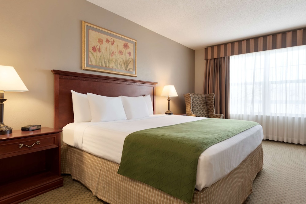 Country Inn and Suites by Radisson St Cloud East MN 10/34
