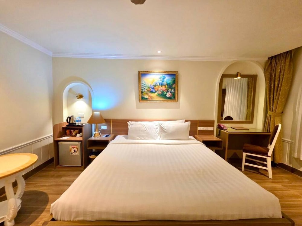 Tulip Hotel 2 39/66