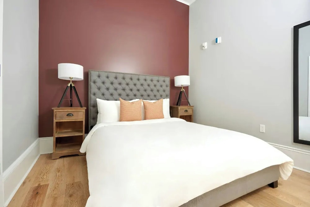2 BEDROOMS, SUITE, ACCESSIBLE