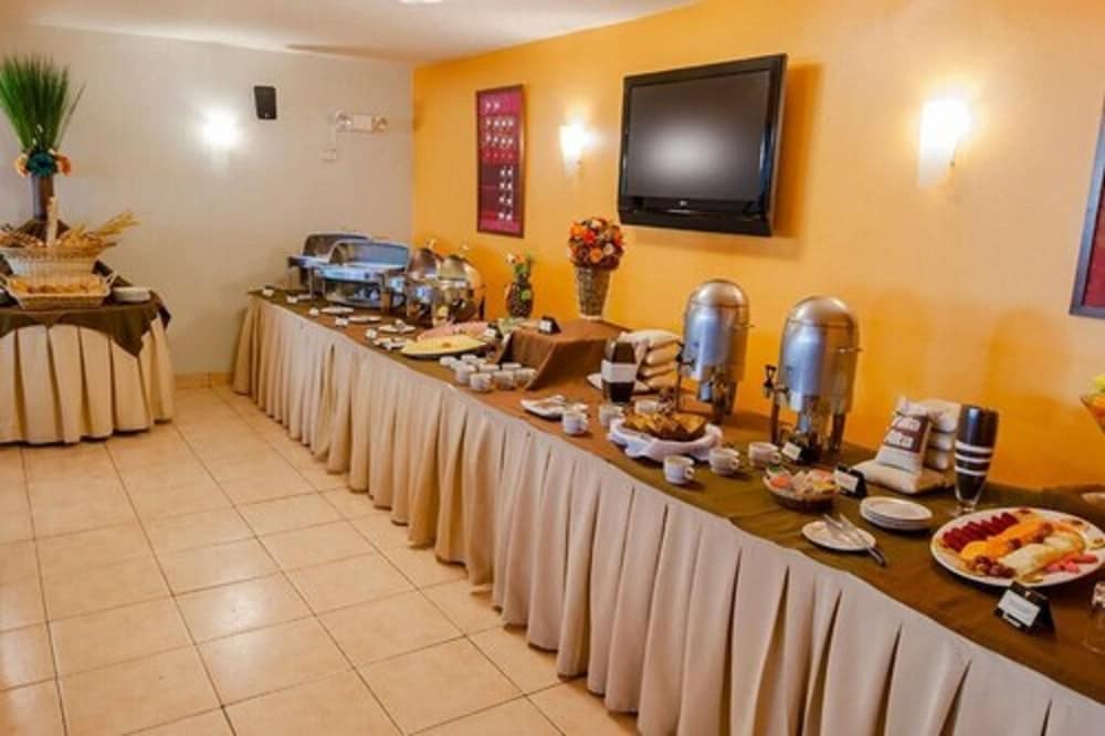 Hotel Carrera Ex Thunderbird Hotels Carrera 51/64