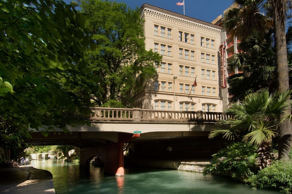 Drury Inn and Suites San Antonio Riverwalk 43/49