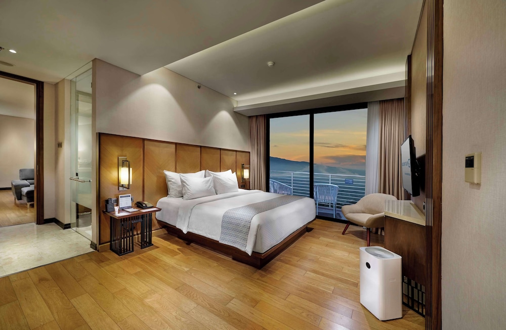 Golden Tulip Holland Resort 16/65