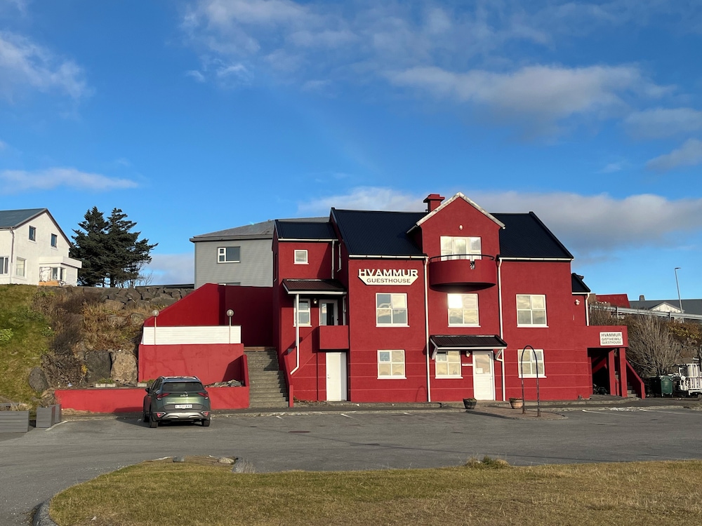 Guesthouse Hvammur 46/50