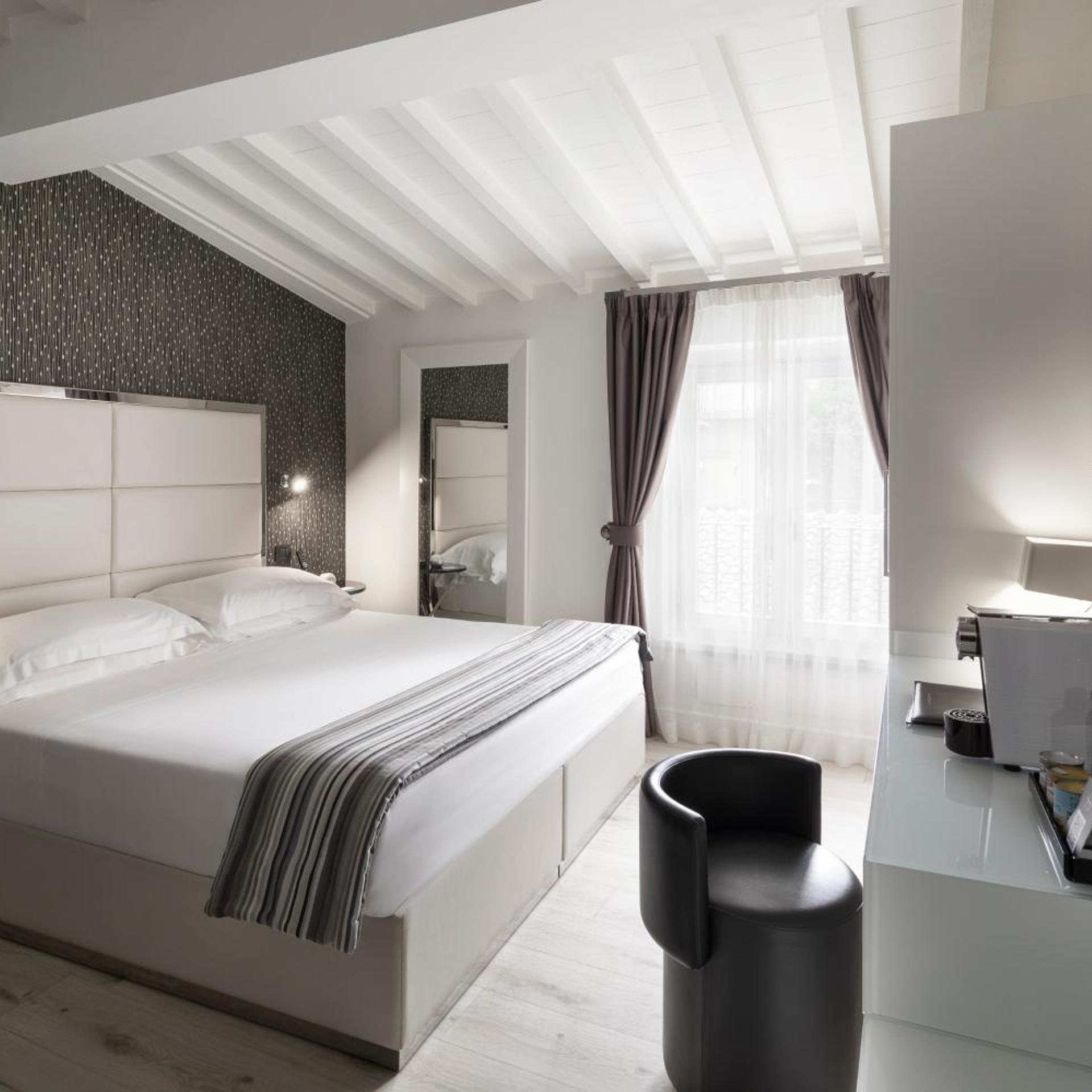 SUPERIOR, DOUBLE BED